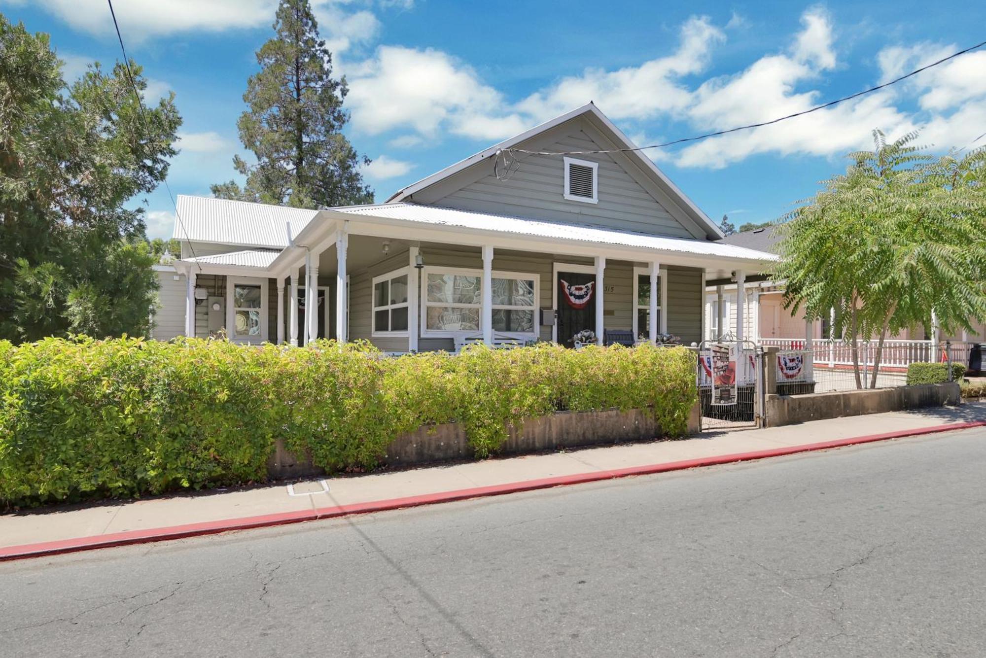 Spacious Downtown Jackson Retreat- Historic Hangout Exterior foto